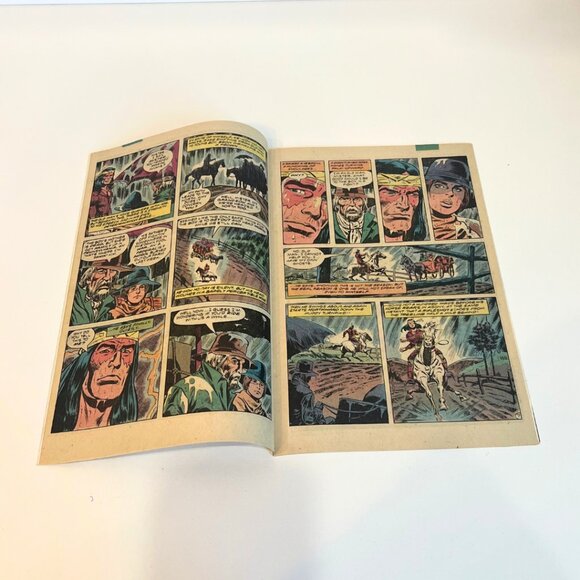 Weird Western Tales #65 - Scalphunter (DC, 1980) Vintage Comic Book - Picture 4 of 5